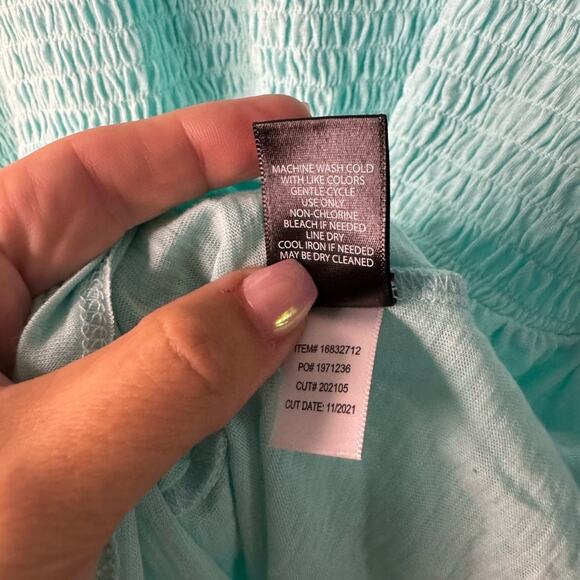 TORRID PLUS SIZS SMOCKED BABYDOLL SOFT FLUTTER SLEEVE BLOUSE LIGHT BLUE SIZE 4X - Picture 10 of 10